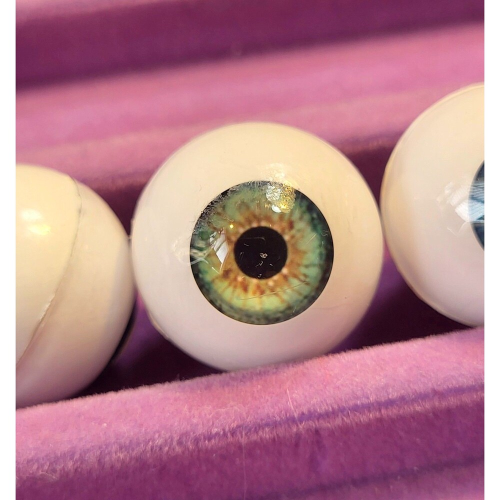 Lot 4 - 24mm Human Eyes Production Prop Gore Decor Blue Green Brown No Damages